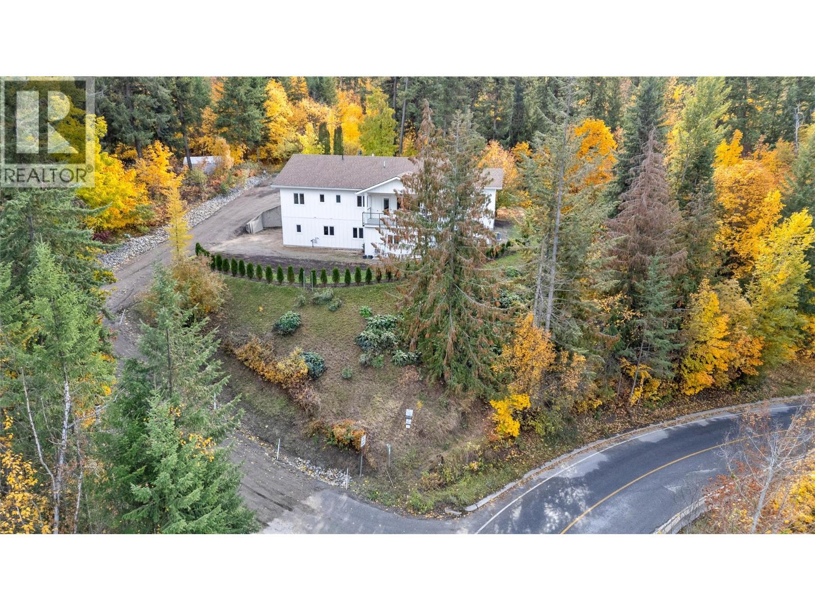 633 9 Street Se, Salmon Arm, BC - Outdoor