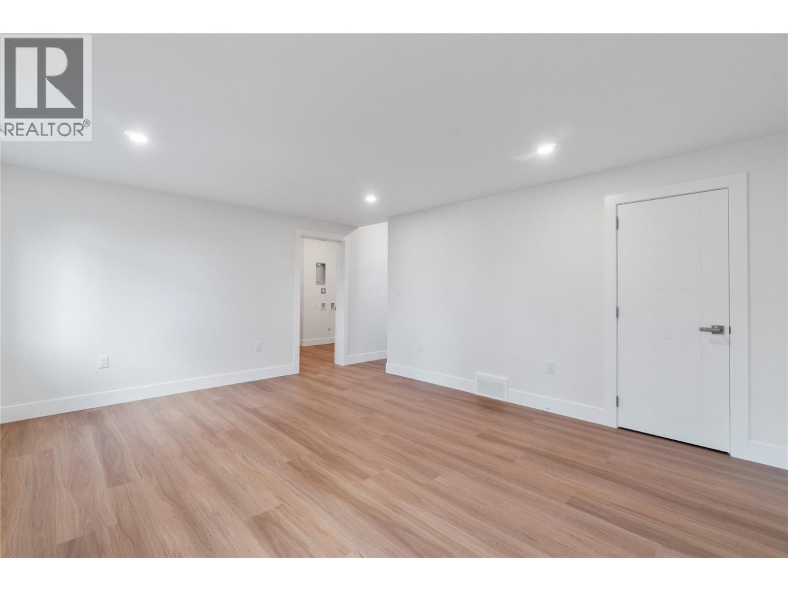 Lower Bedroom Space - 633 9 Street Se, Salmon Arm, BC - Indoor Photo Showing Other Room