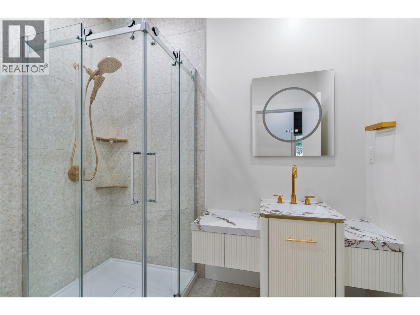 3 Piece Ensuite - 633 9 Street Se, Salmon Arm, BC - Indoor Photo Showing Bathroom