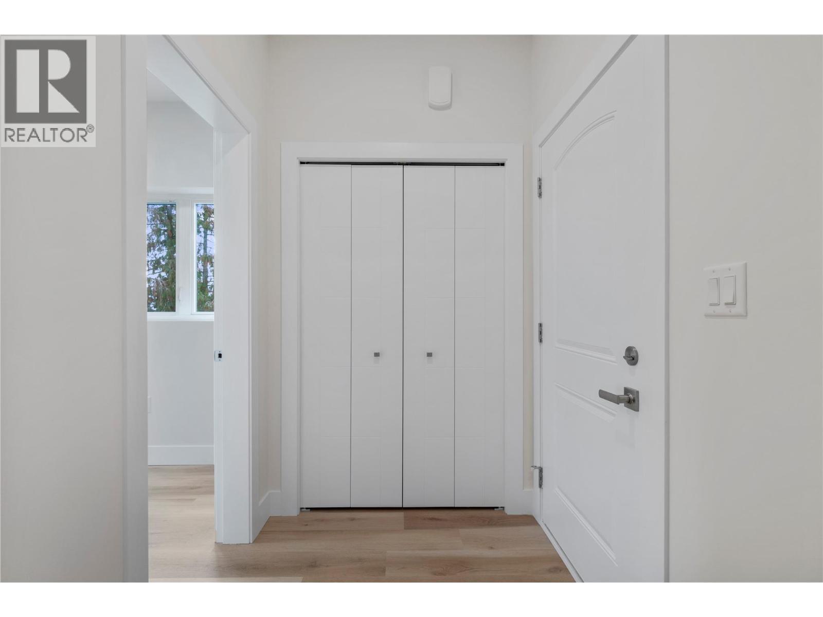 633 9 Street Se, Salmon Arm, BC - Indoor Photo Showing Other Room