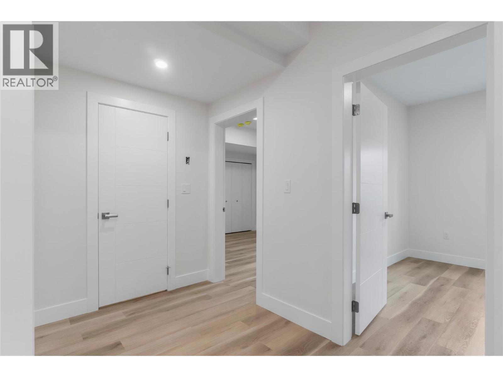 633 9 Street Se, Salmon Arm, BC - Indoor Photo Showing Other Room