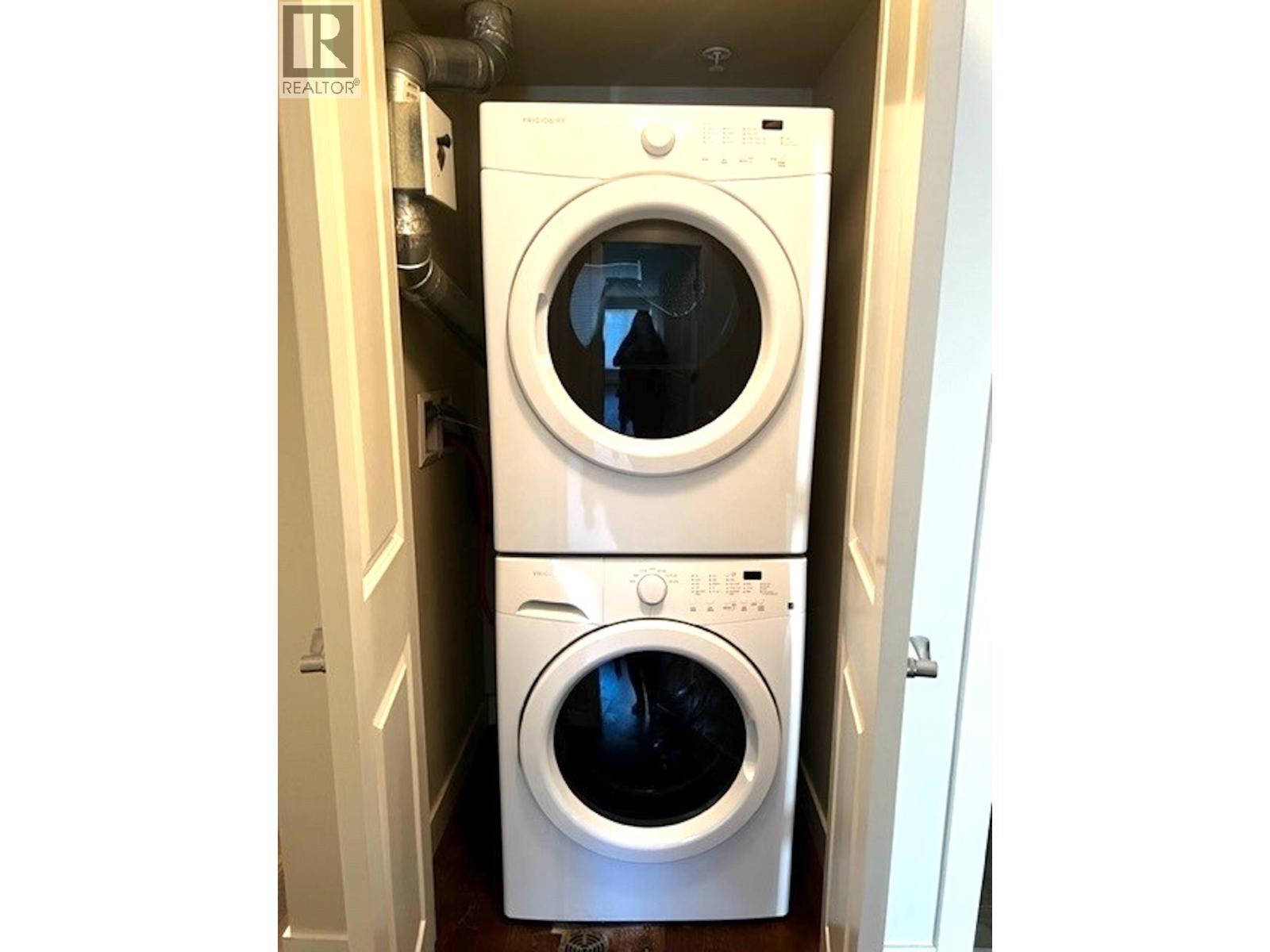 107 11004 102 Avenue, Fort St. John, BC - Indoor Photo Showing Laundry Room