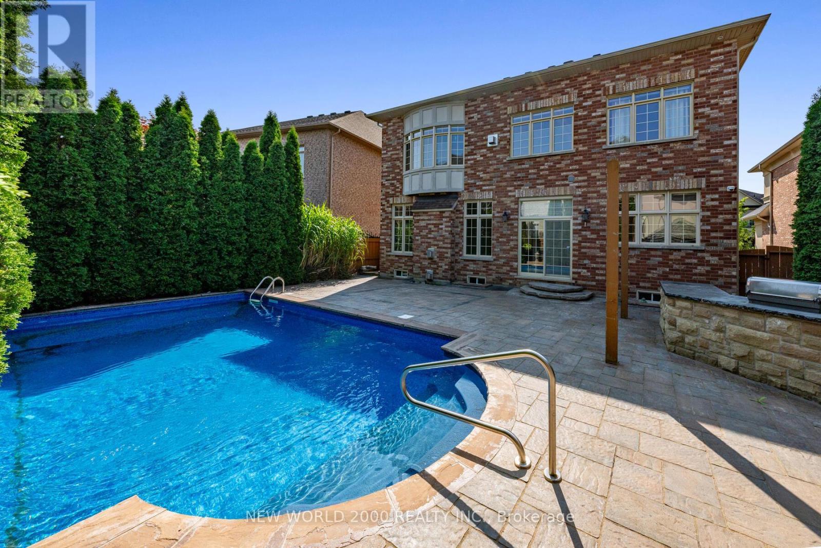 10 Orleans Circle, Vaughan, ON - Outdoor With In Ground Pool