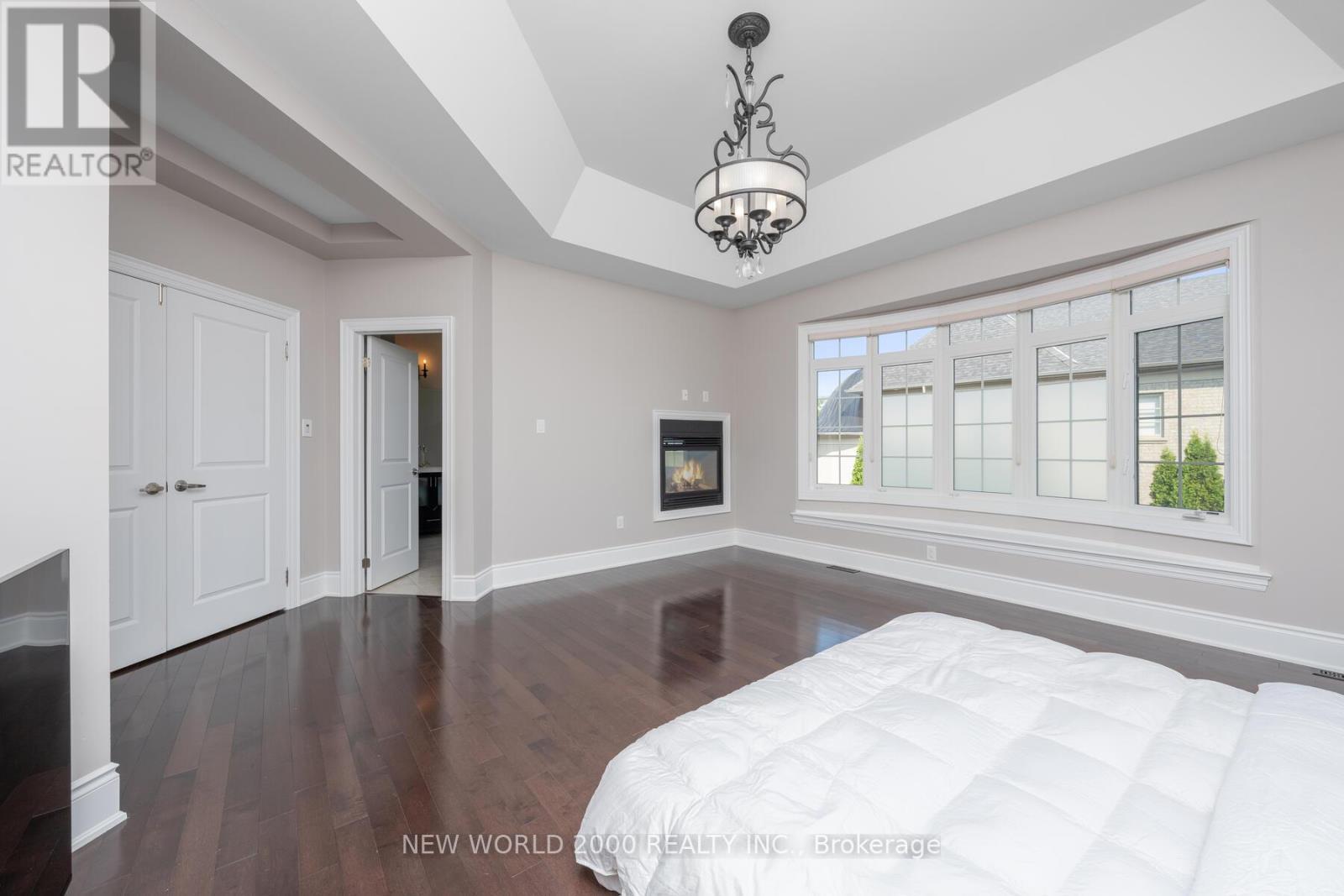 10 Orleans Circle, Vaughan, ON - Indoor Photo Showing Bedroom