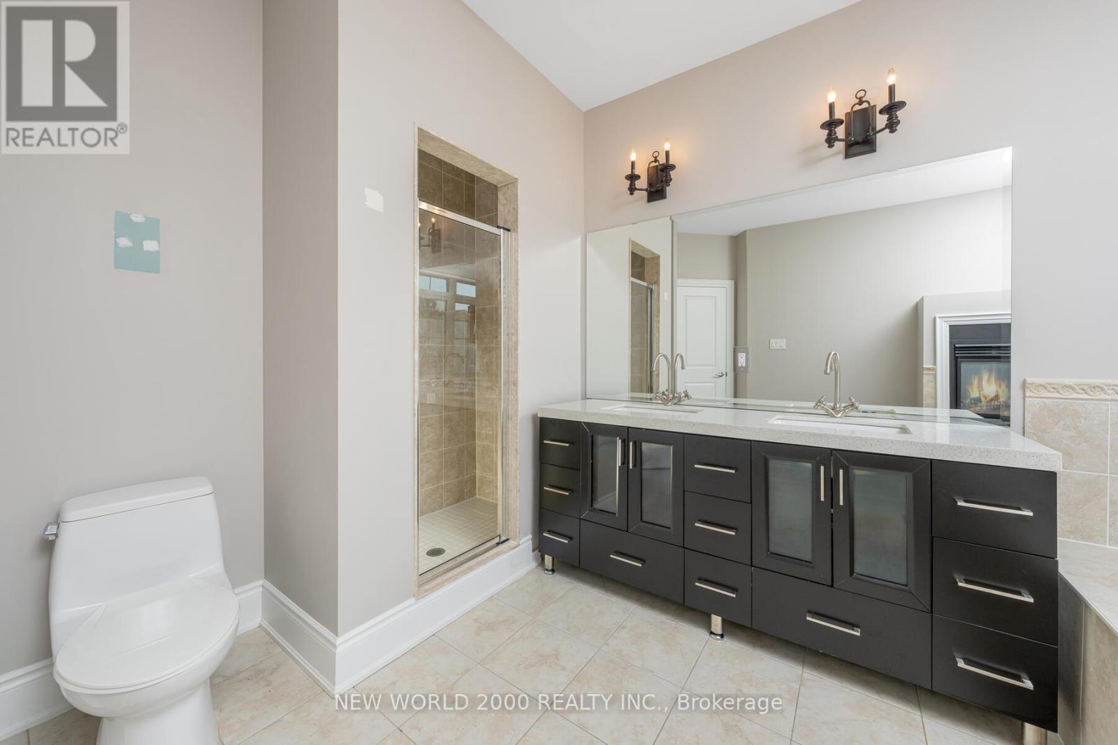 10 Orleans Circle, Vaughan, ON - Indoor Photo Showing Bathroom