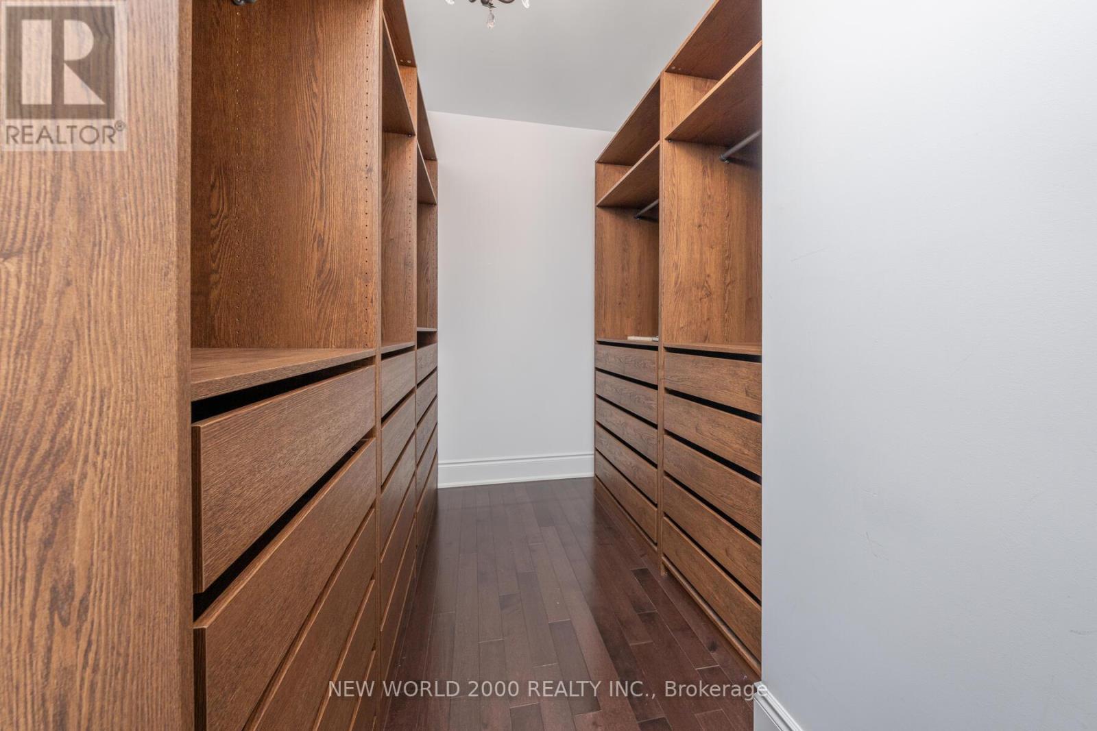 10 Orleans Circle, Vaughan, ON - Indoor Photo Showing Other Room