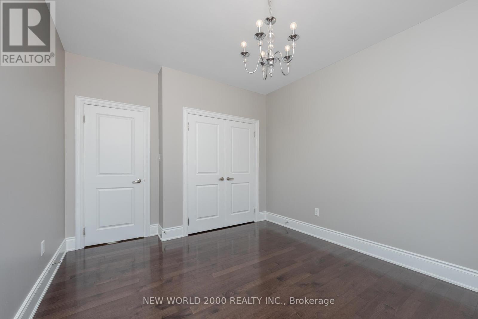 10 Orleans Circle, Vaughan, ON - Indoor Photo Showing Other Room