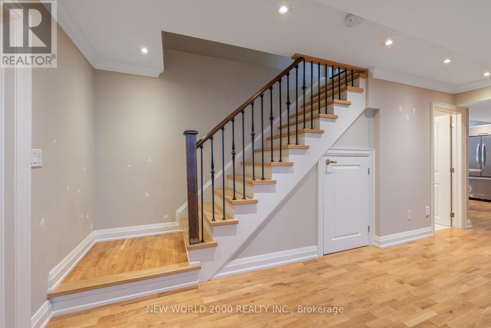 10 Orleans Circle, Vaughan, ON - Indoor Photo Showing Other Room