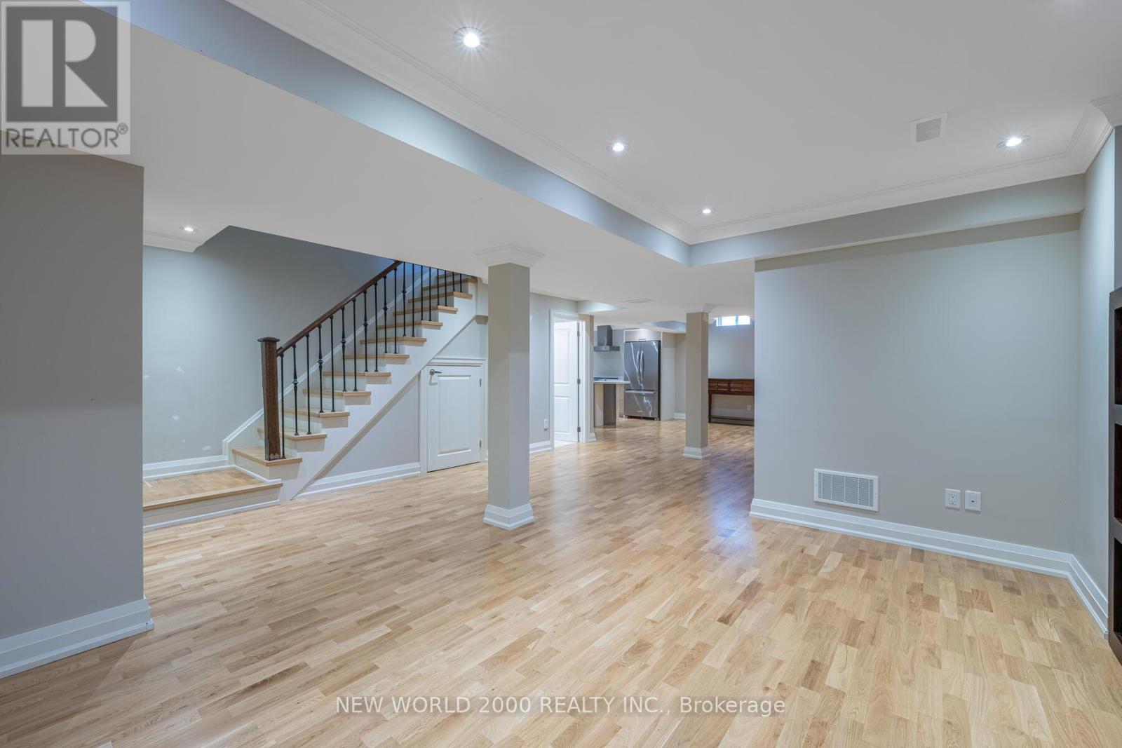 10 Orleans Circle, Vaughan, ON - Indoor Photo Showing Other Room