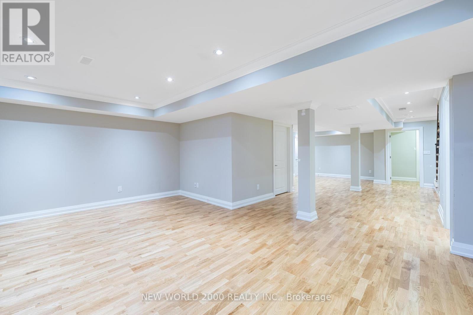 10 Orleans Circle, Vaughan, ON - Indoor Photo Showing Other Room