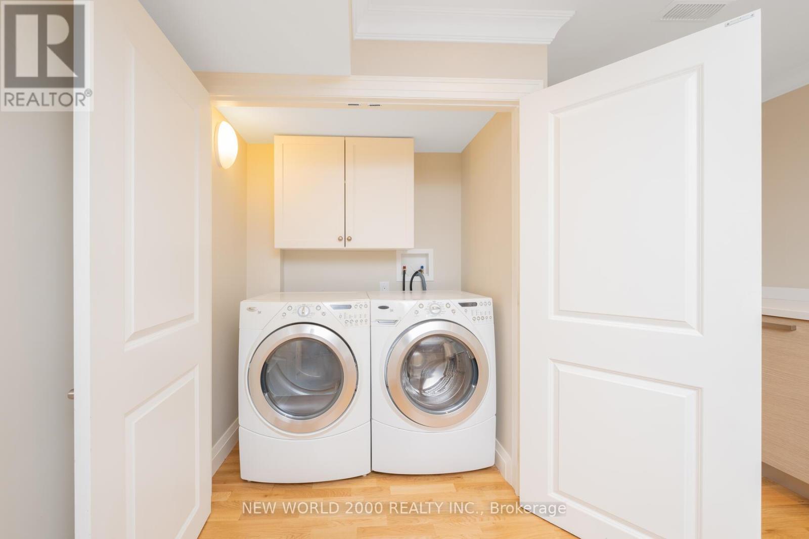 10 Orleans Circle, Vaughan, ON - Indoor Photo Showing Laundry Room