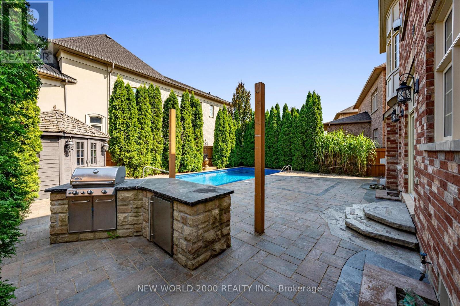 10 Orleans Circle, Vaughan, ON - Outdoor With In Ground Pool