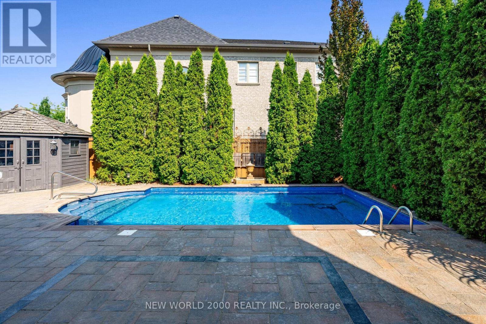 10 Orleans Circle, Vaughan, ON - Outdoor With In Ground Pool