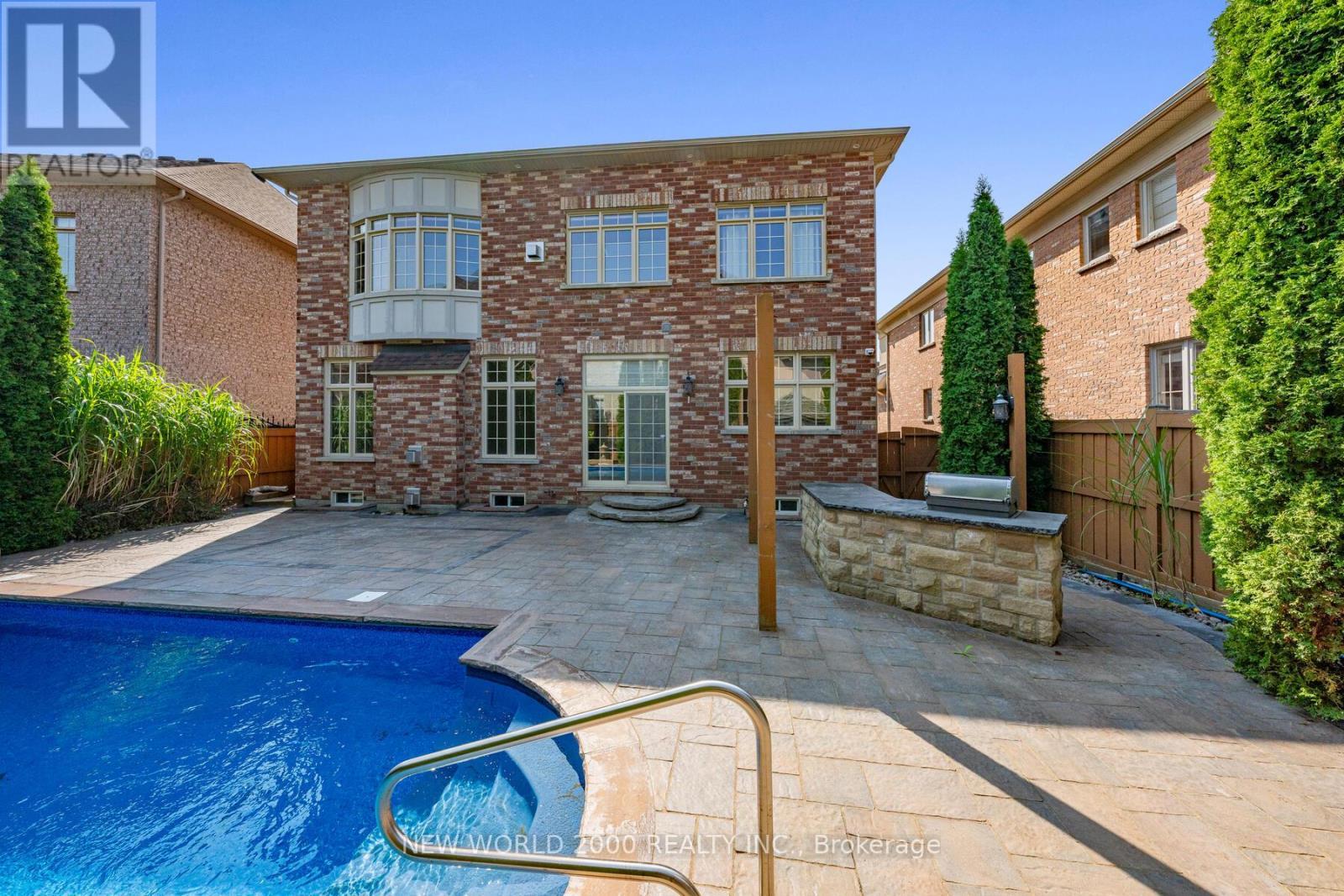 10 Orleans Circle, Vaughan, ON - Outdoor With In Ground Pool