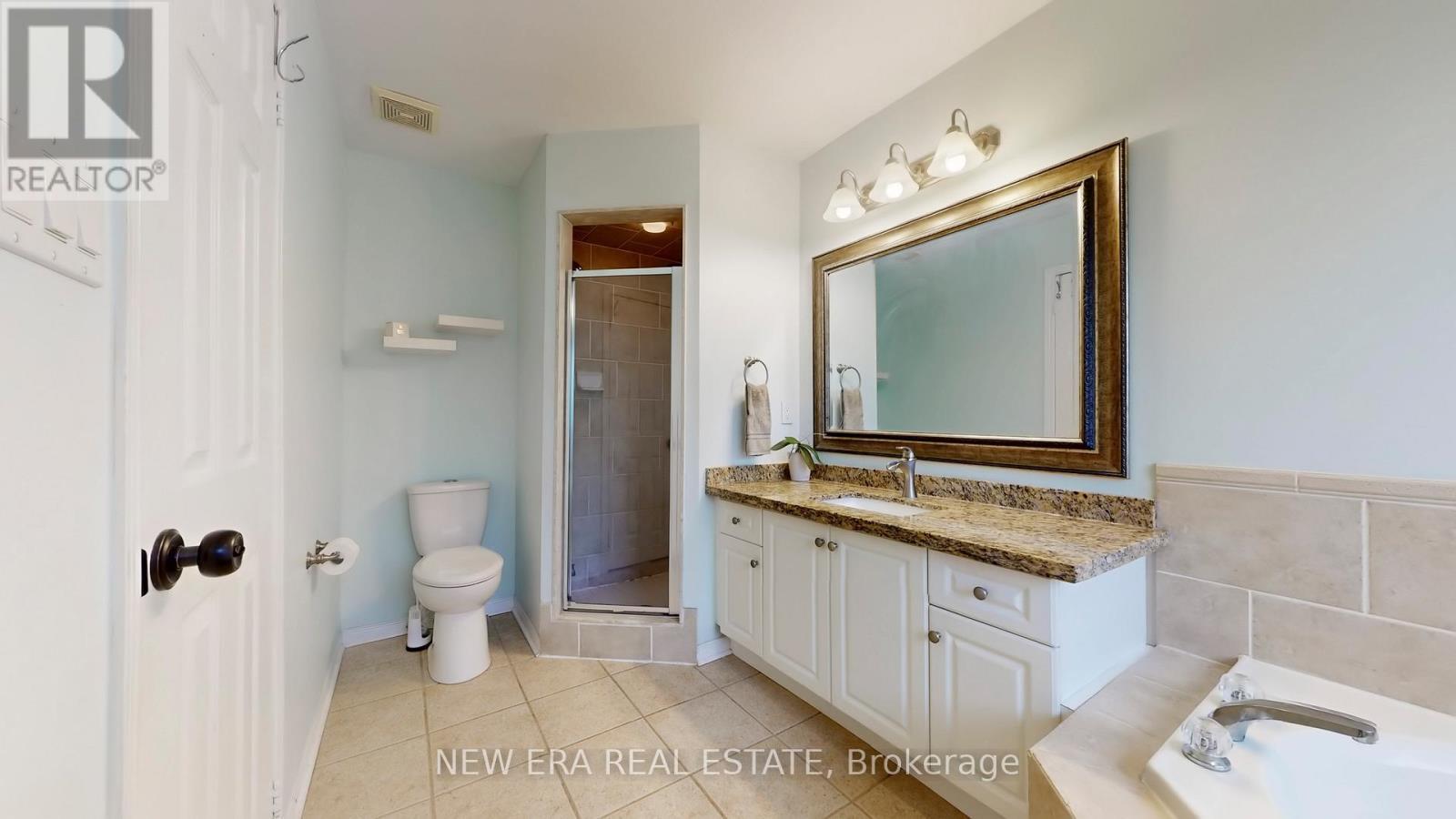 496 Delphine Drive, Burlington, ON - Indoor Photo Showing Bathroom