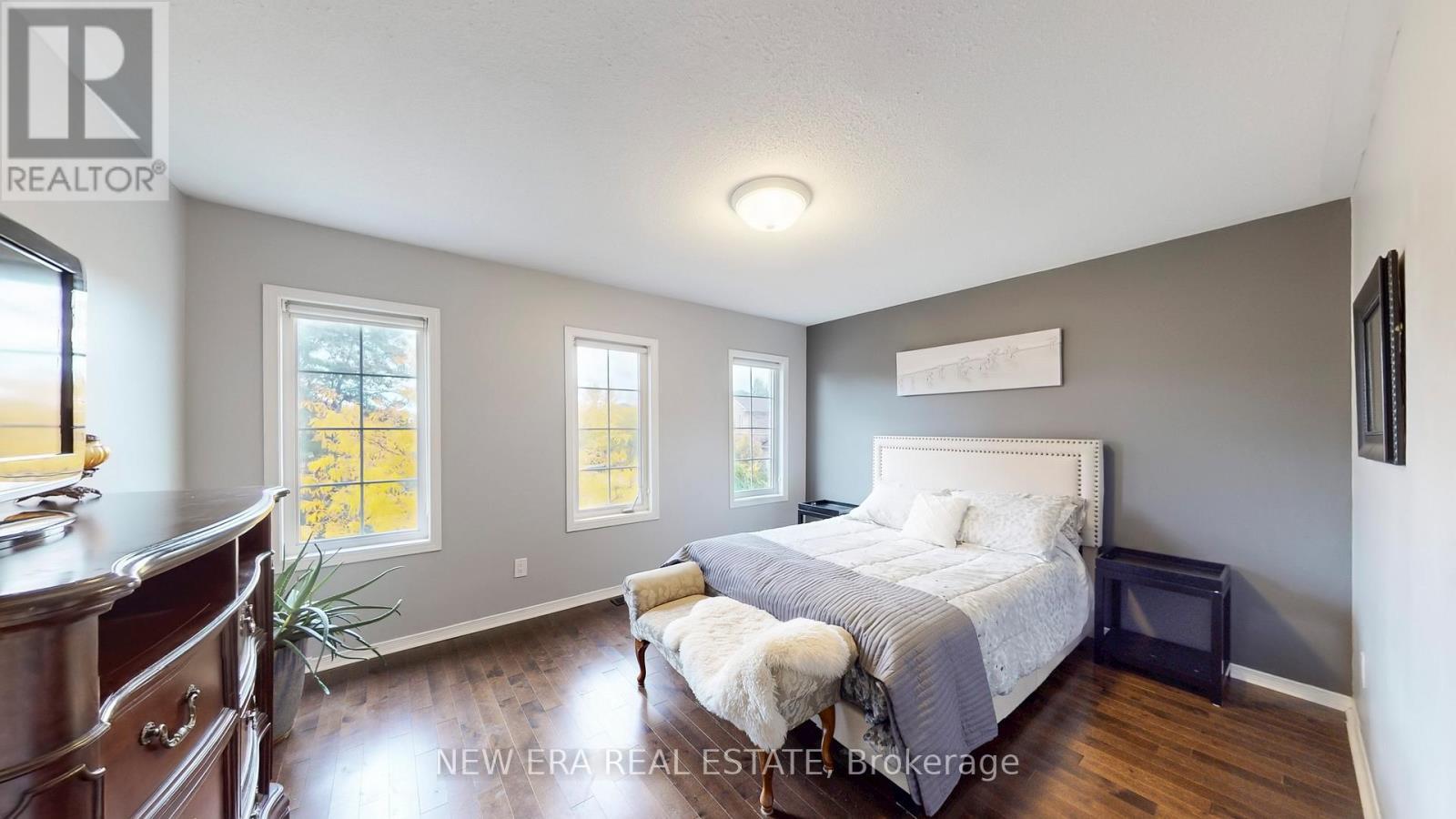 496 Delphine Drive, Burlington, ON - Indoor Photo Showing Bedroom
