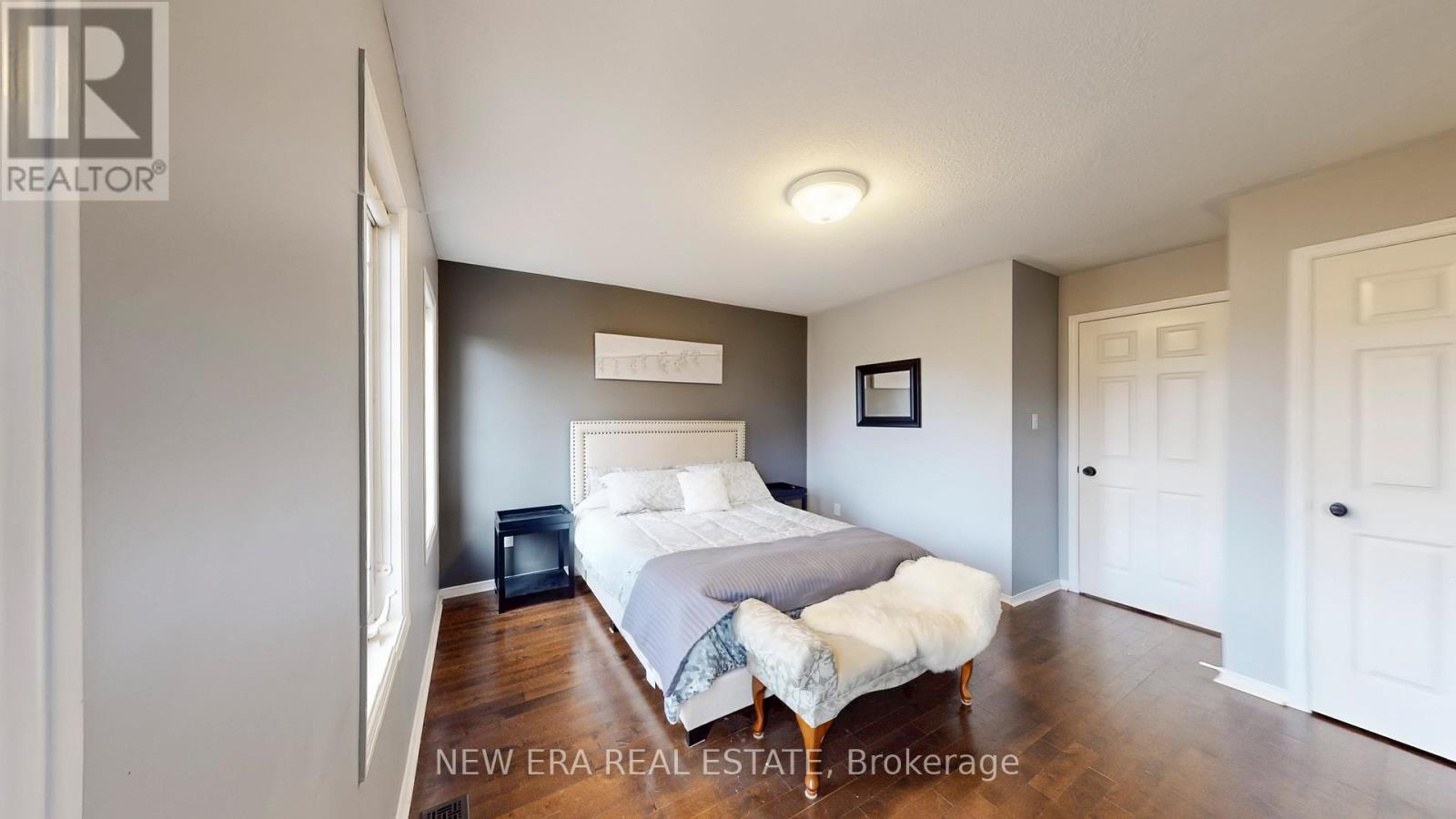496 Delphine Drive, Burlington, ON - Indoor Photo Showing Bedroom