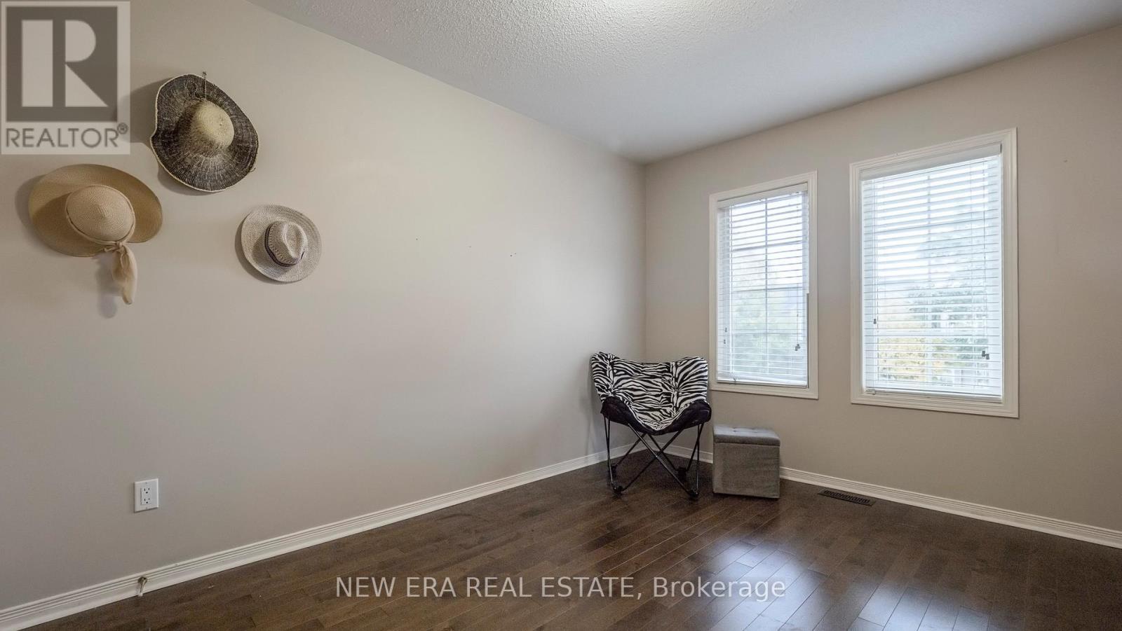 496 Delphine Drive, Burlington, ON - Indoor Photo Showing Other Room