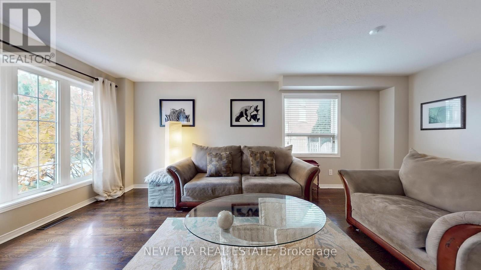 496 Delphine Drive, Burlington, ON - Indoor Photo Showing Living Room