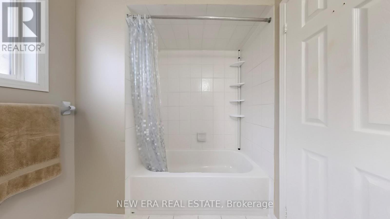 496 Delphine Drive, Burlington, ON - Indoor Photo Showing Bathroom