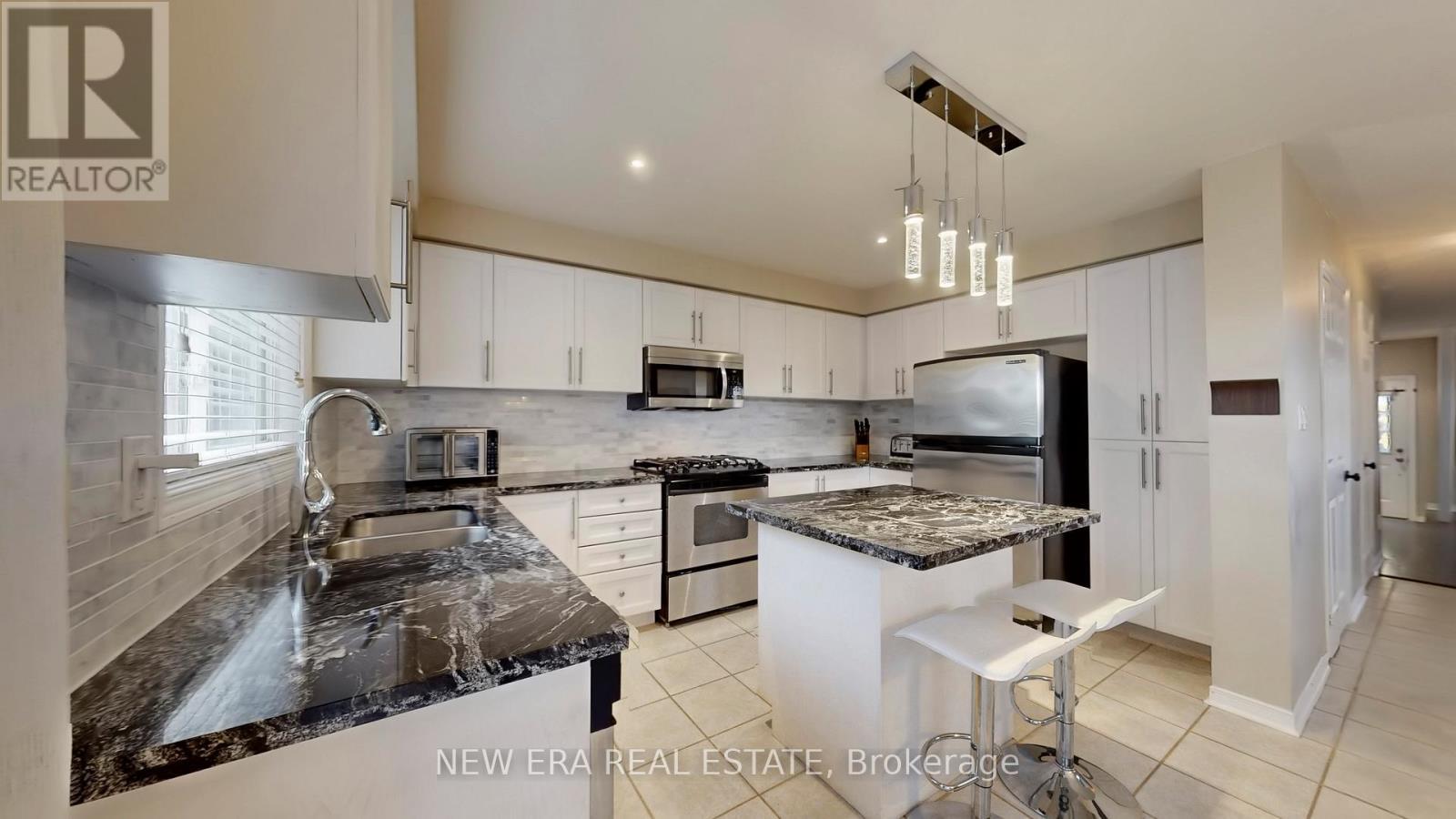 496 Delphine Drive, Burlington, ON - Indoor Photo Showing Kitchen With Double Sink With Upgraded Kitchen