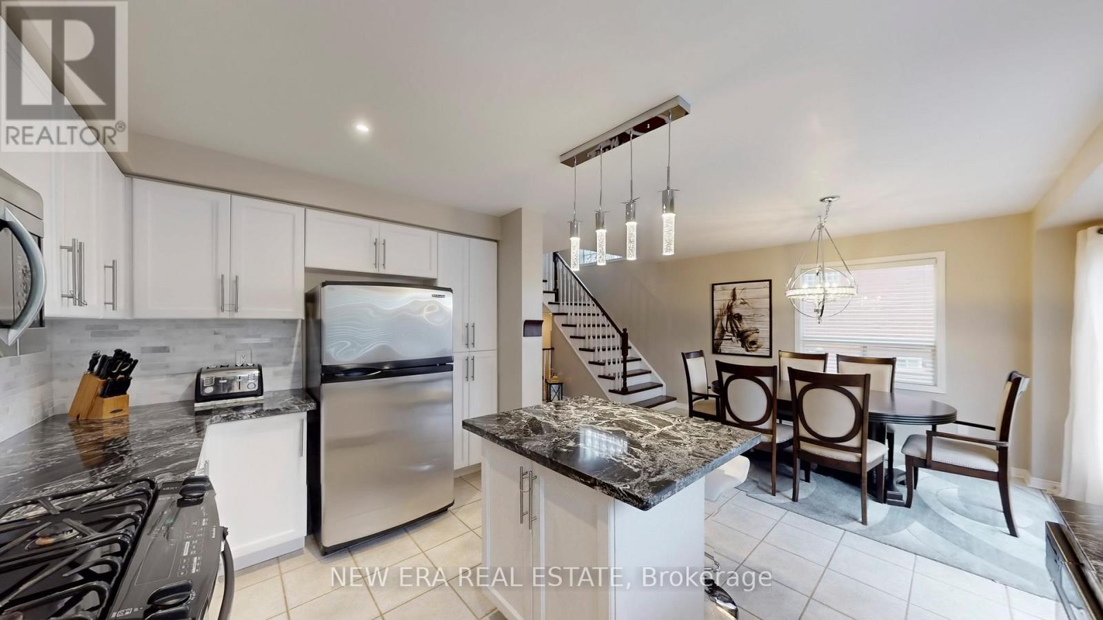 496 Delphine Drive, Burlington, ON - Indoor Photo Showing Kitchen With Upgraded Kitchen