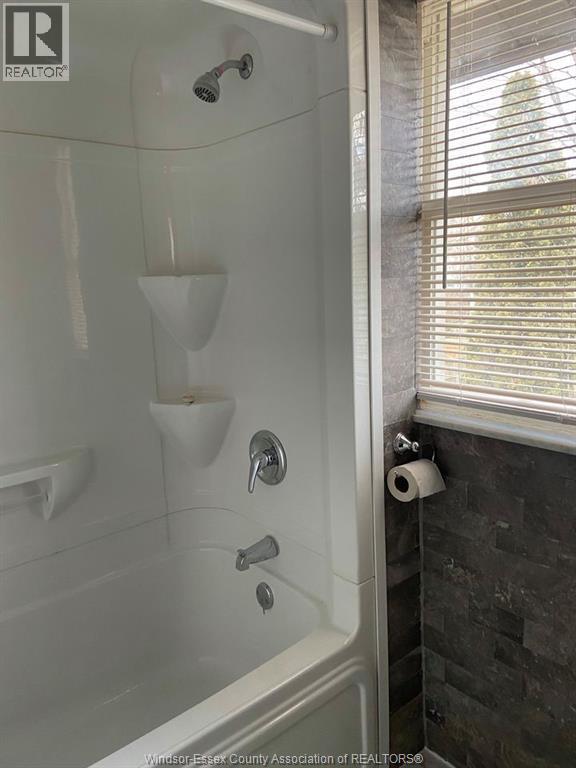 1566 Bruce Avenue Unit# Upper, Windsor, ON - Indoor Photo Showing Bathroom