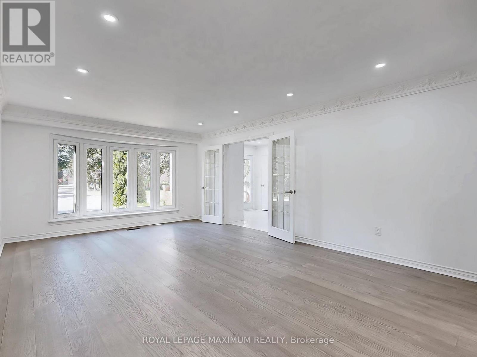 22 A Waltham Crescent, Richmond Hill, ON - Indoor