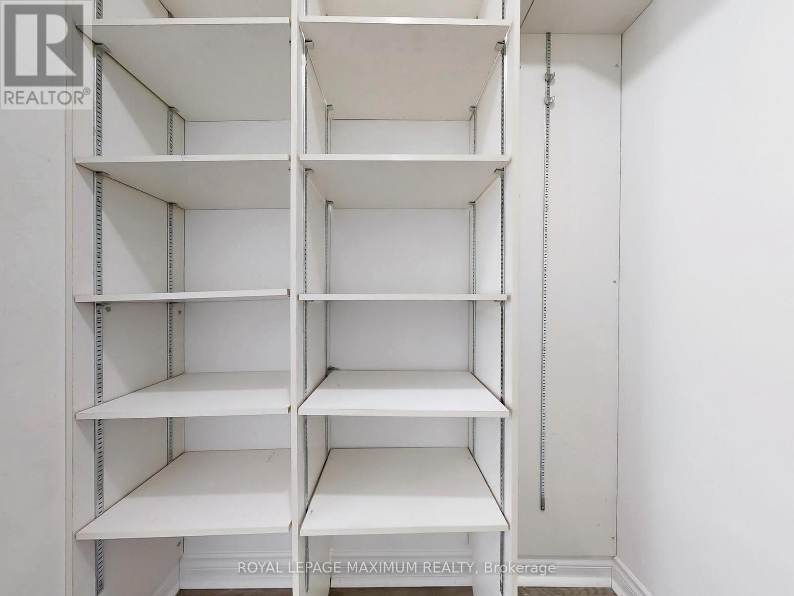 22 A Waltham Crescent, Richmond Hill, ON - Indoor With Storage