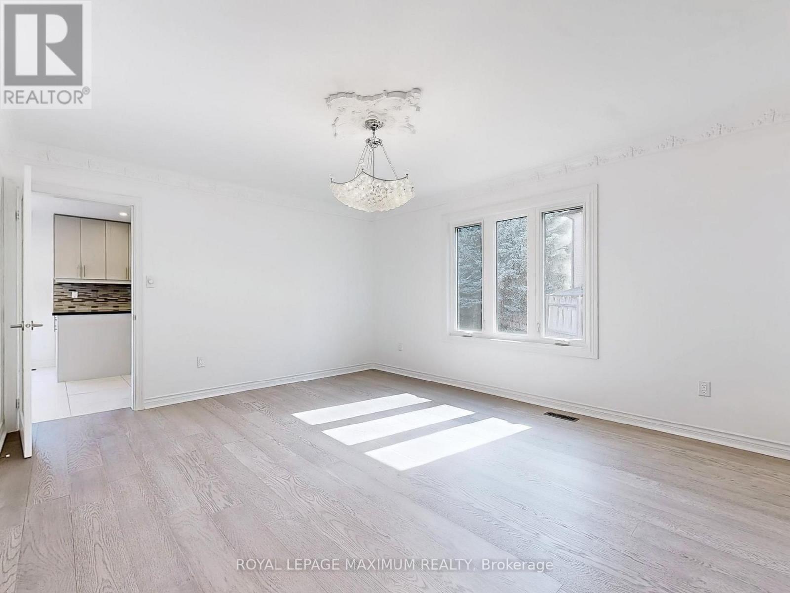 22 A Waltham Crescent, Richmond Hill, ON - Indoor Photo Showing Other Room