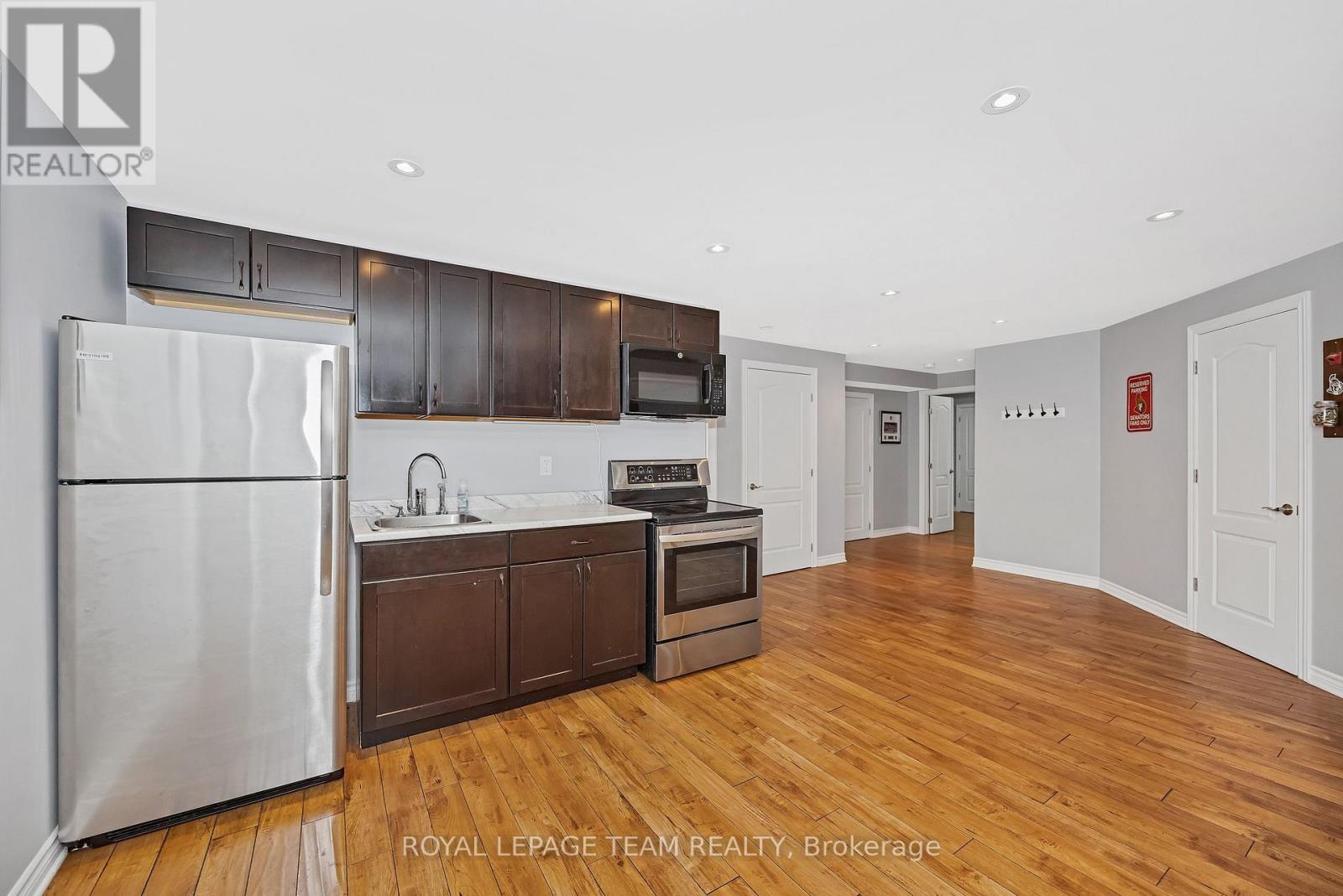 51 Bridle Crest Court, Ottawa, ON - Indoor Photo Showing Kitchen