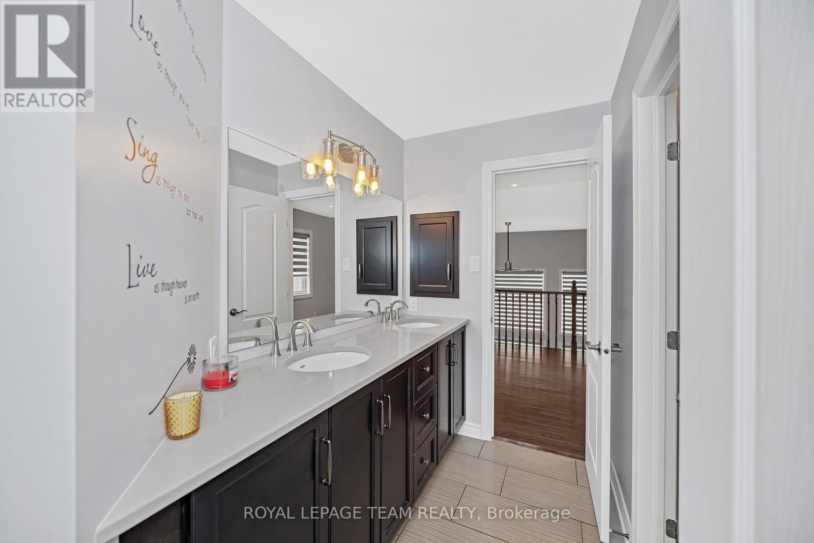 51 Bridle Crest Court, Ottawa, ON - Indoor Photo Showing Bathroom