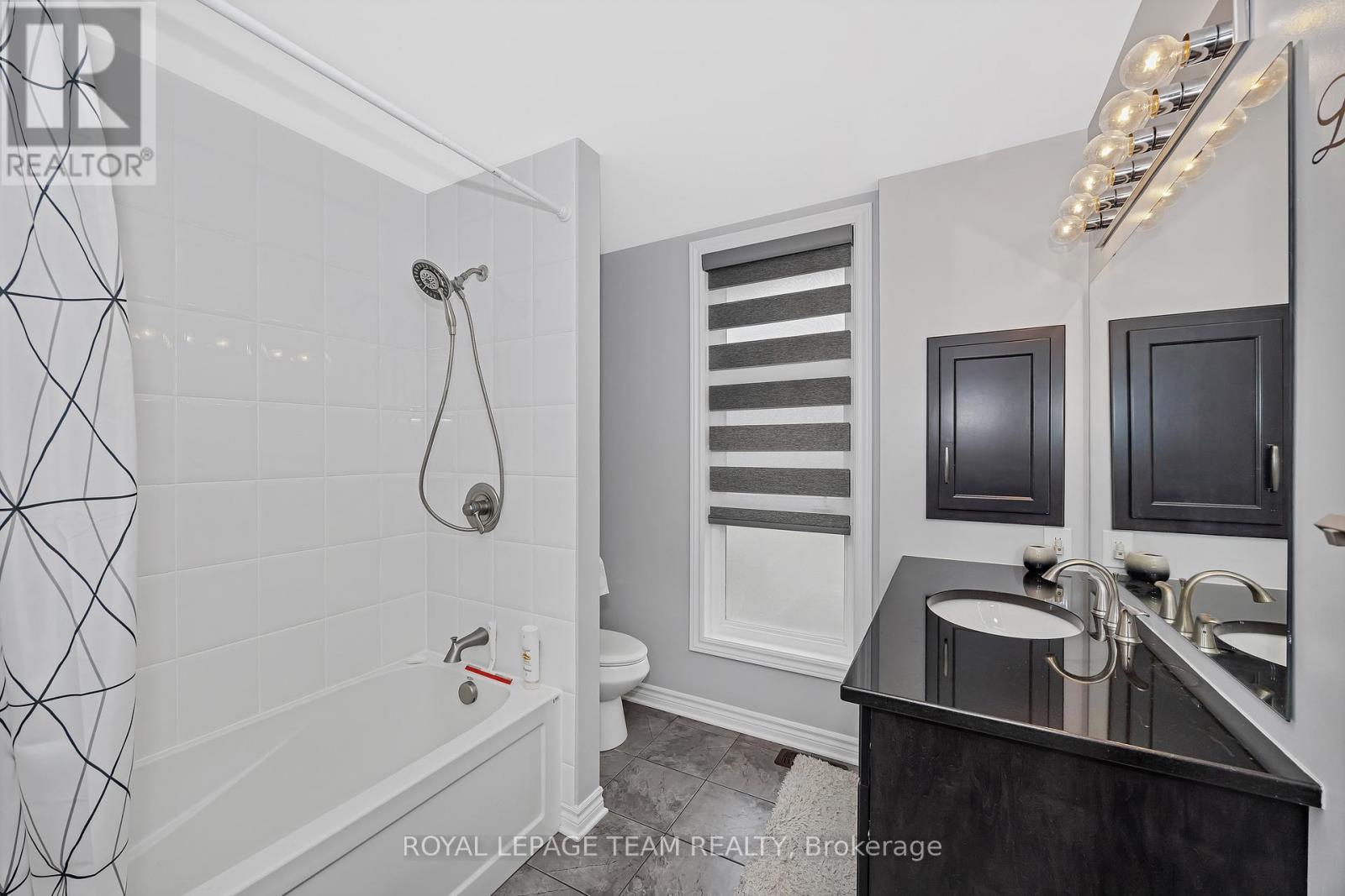 51 Bridle Crest Court, Ottawa, ON - Indoor Photo Showing Bathroom