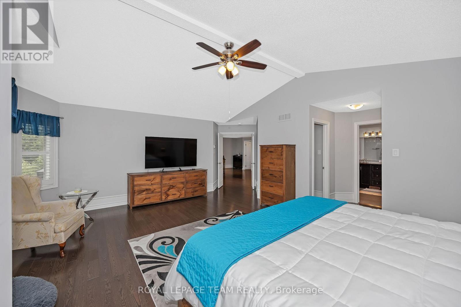 51 Bridle Crest Court, Ottawa, ON - Indoor Photo Showing Bedroom