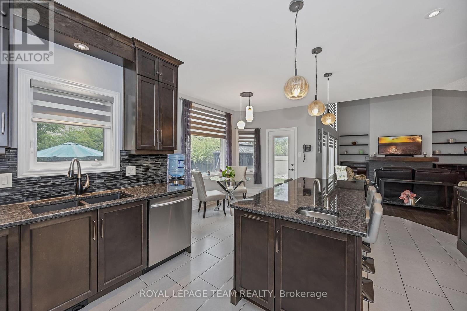 51 Bridle Crest Court, Ottawa, ON - Indoor Photo Showing Kitchen With Double Sink