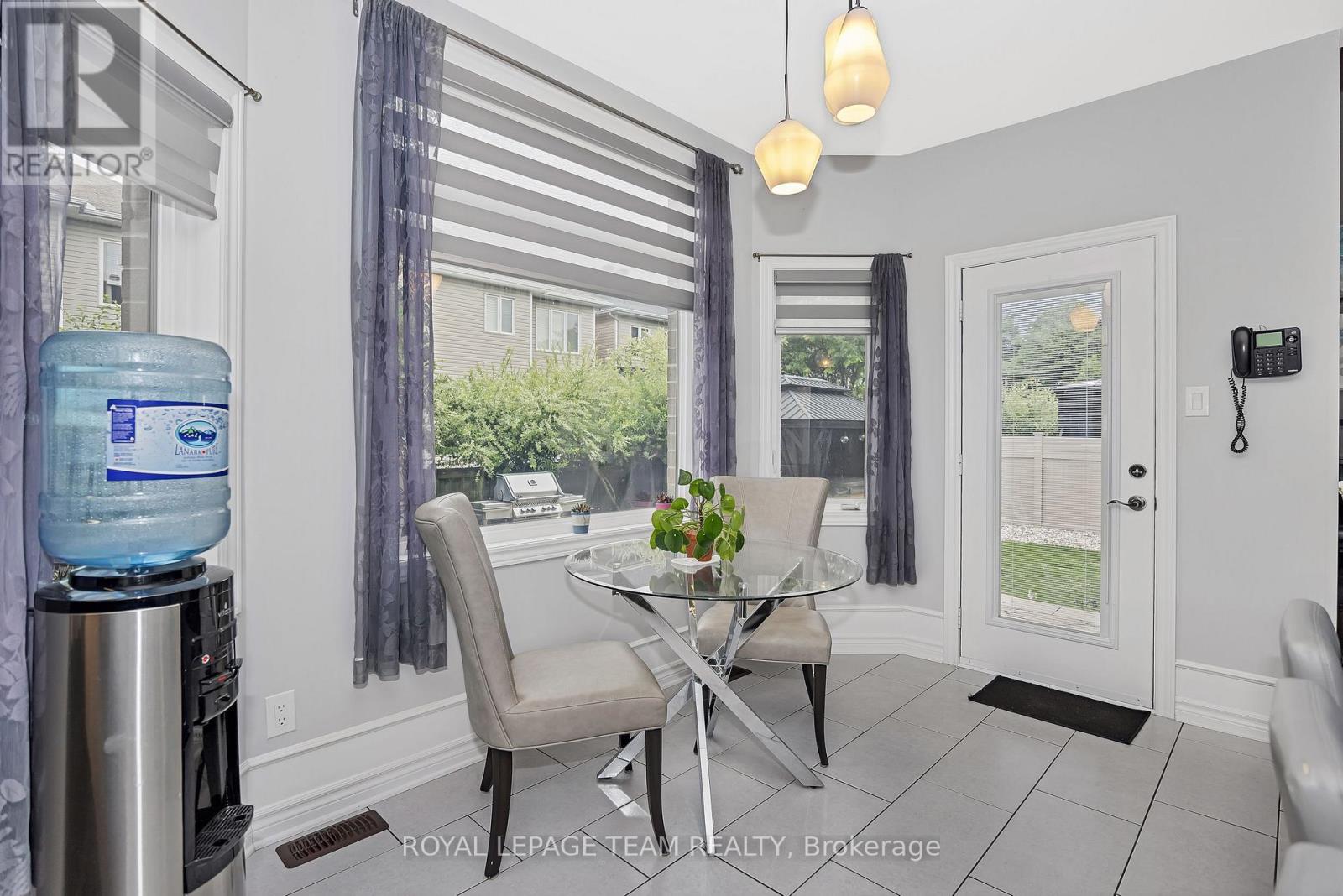 51 Bridle Crest Court, Ottawa, ON - Indoor Photo Showing Dining Room