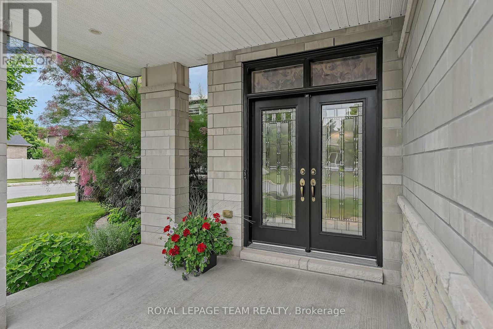 51 Bridle Crest Court, Ottawa, ON - Outdoor With Exterior