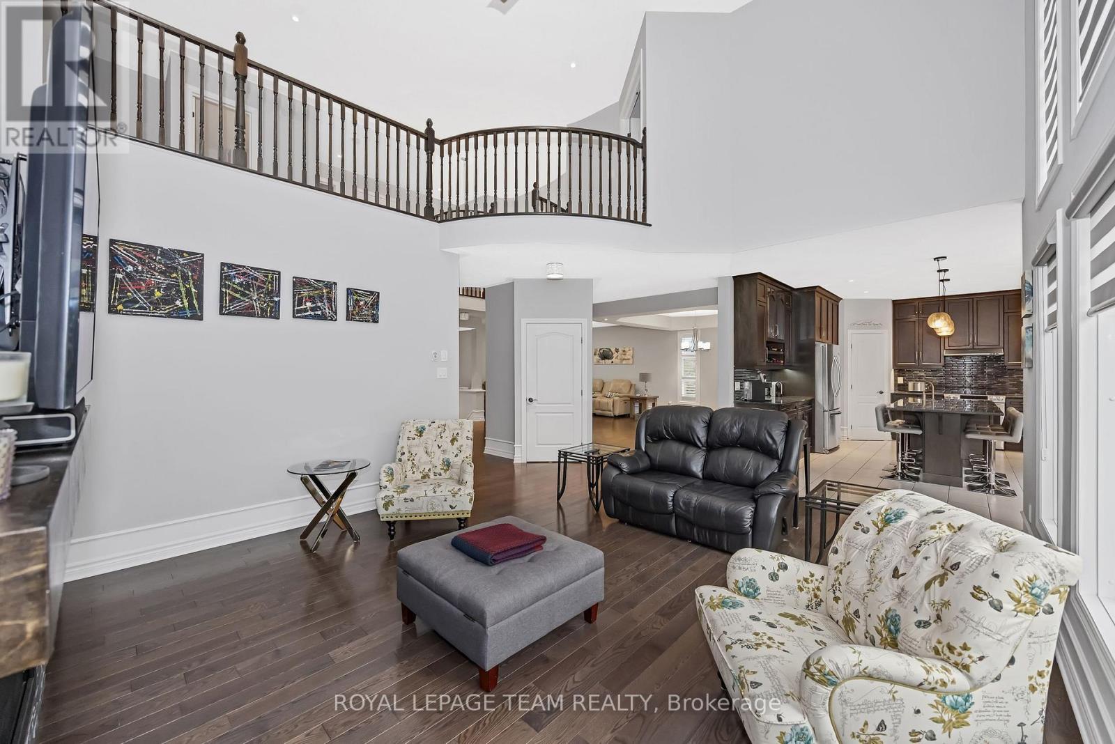 51 Bridle Crest Court, Ottawa, ON - Indoor Photo Showing Living Room