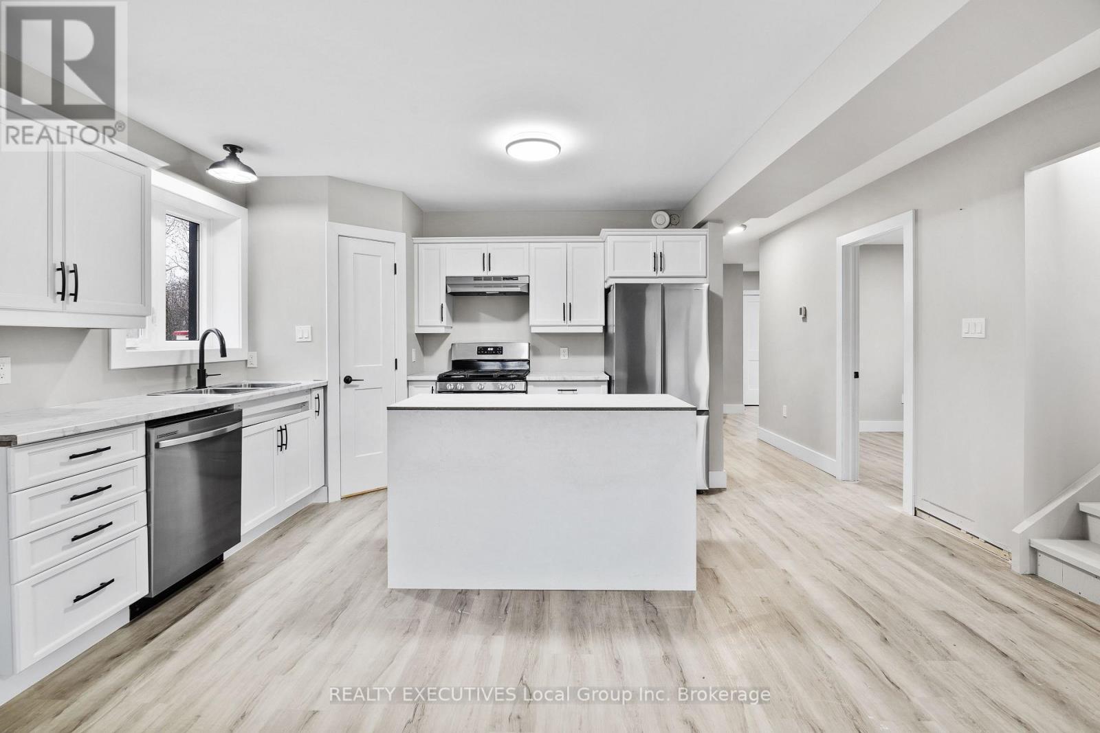 1276 Hart Road, Callander, ON - Indoor Photo Showing Kitchen