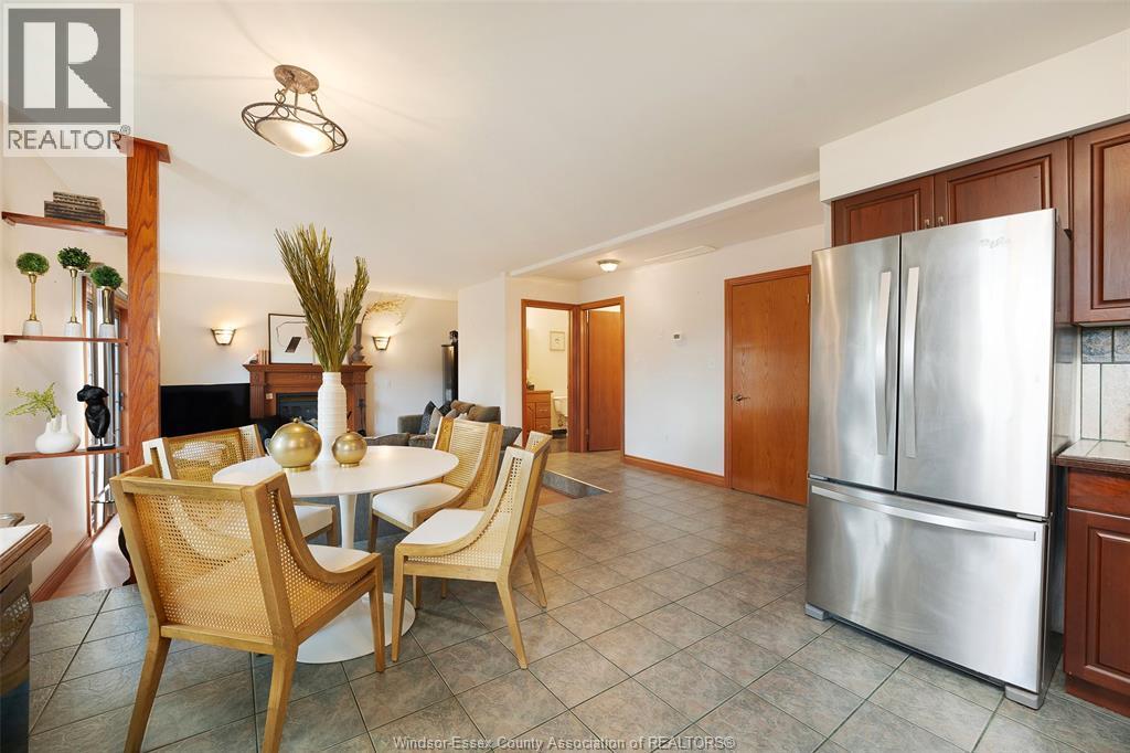 11363 Amalfi, Windsor, ON - Indoor Photo Showing Dining Room