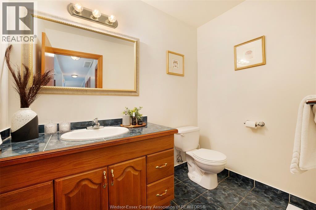 11363 Amalfi, Windsor, ON - Indoor Photo Showing Bathroom