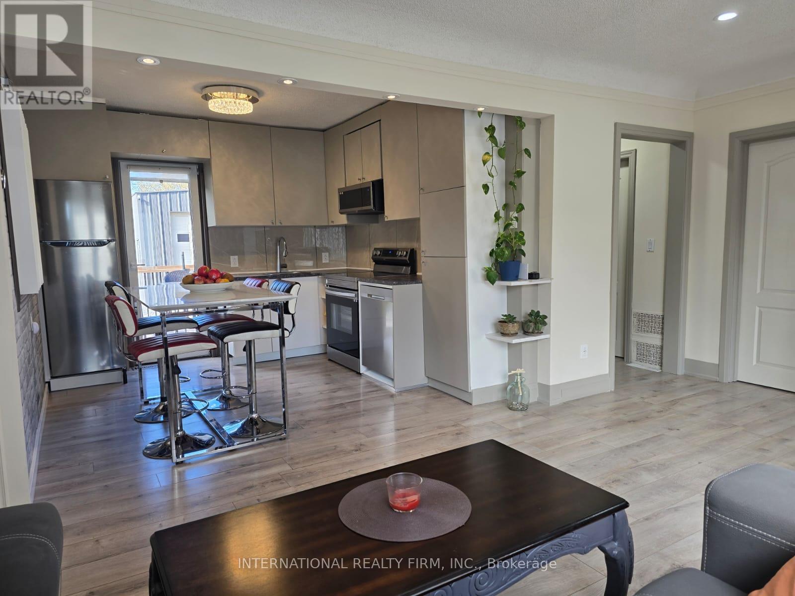 Dinning Room And Kitchen View - 731 Knox Avenue, Hamilton, ON - Indoor