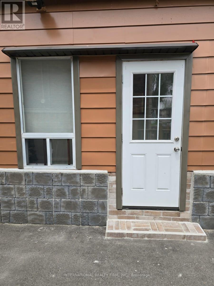 Side - Separate Entrance - 731 Knox Avenue, Hamilton, ON - Outdoor With Exterior