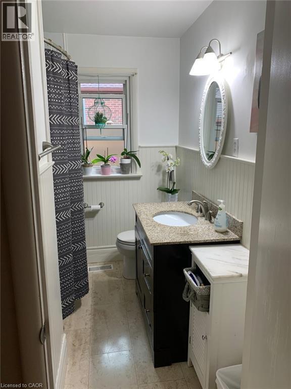 317 Bedford Road, Kitchener, ON - Indoor Photo Showing Bathroom