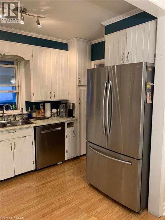 317 Bedford Road, Kitchener, ON - Indoor Photo Showing Kitchen