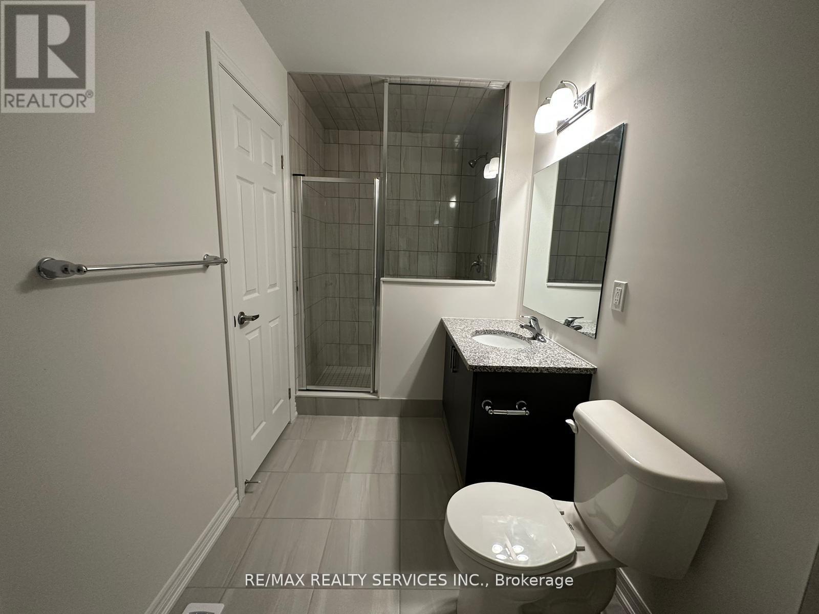 93 Air Dancer Crescent, Oshawa, ON - Indoor Photo Showing Bathroom