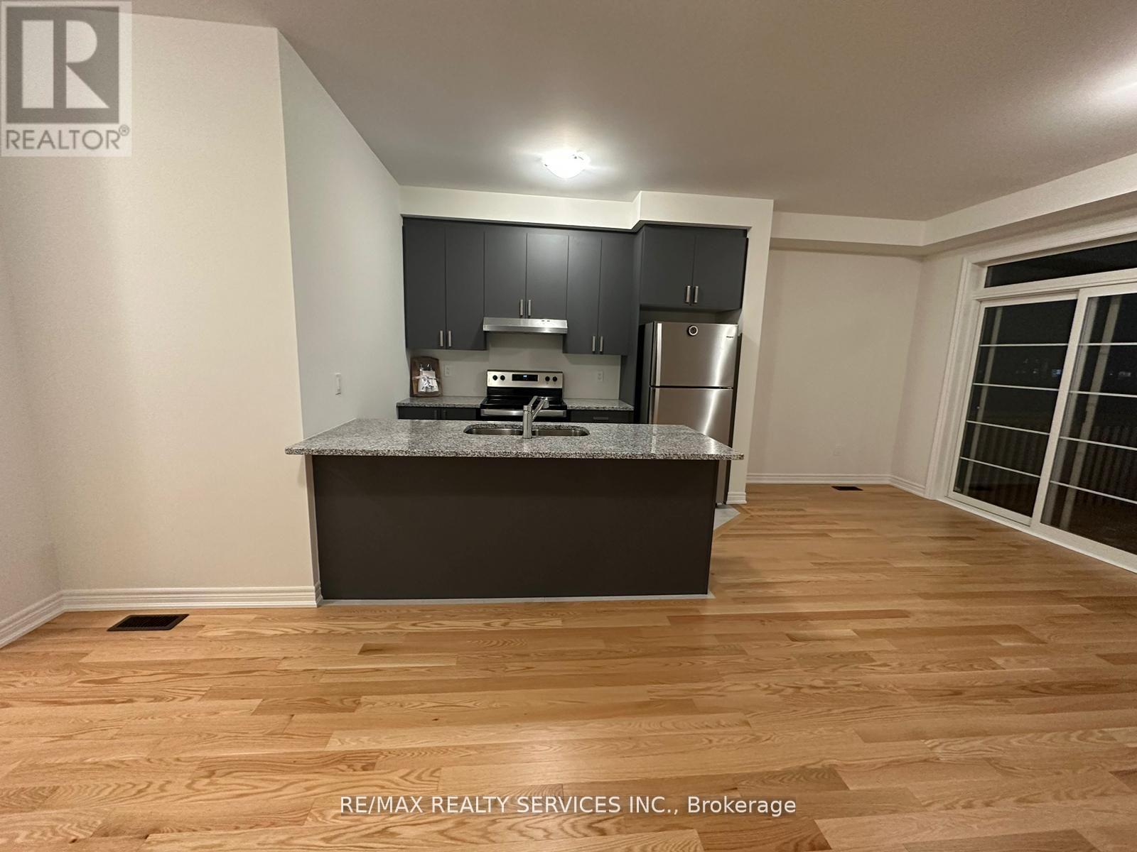 93 Air Dancer Crescent, Oshawa, ON - Indoor Photo Showing Kitchen