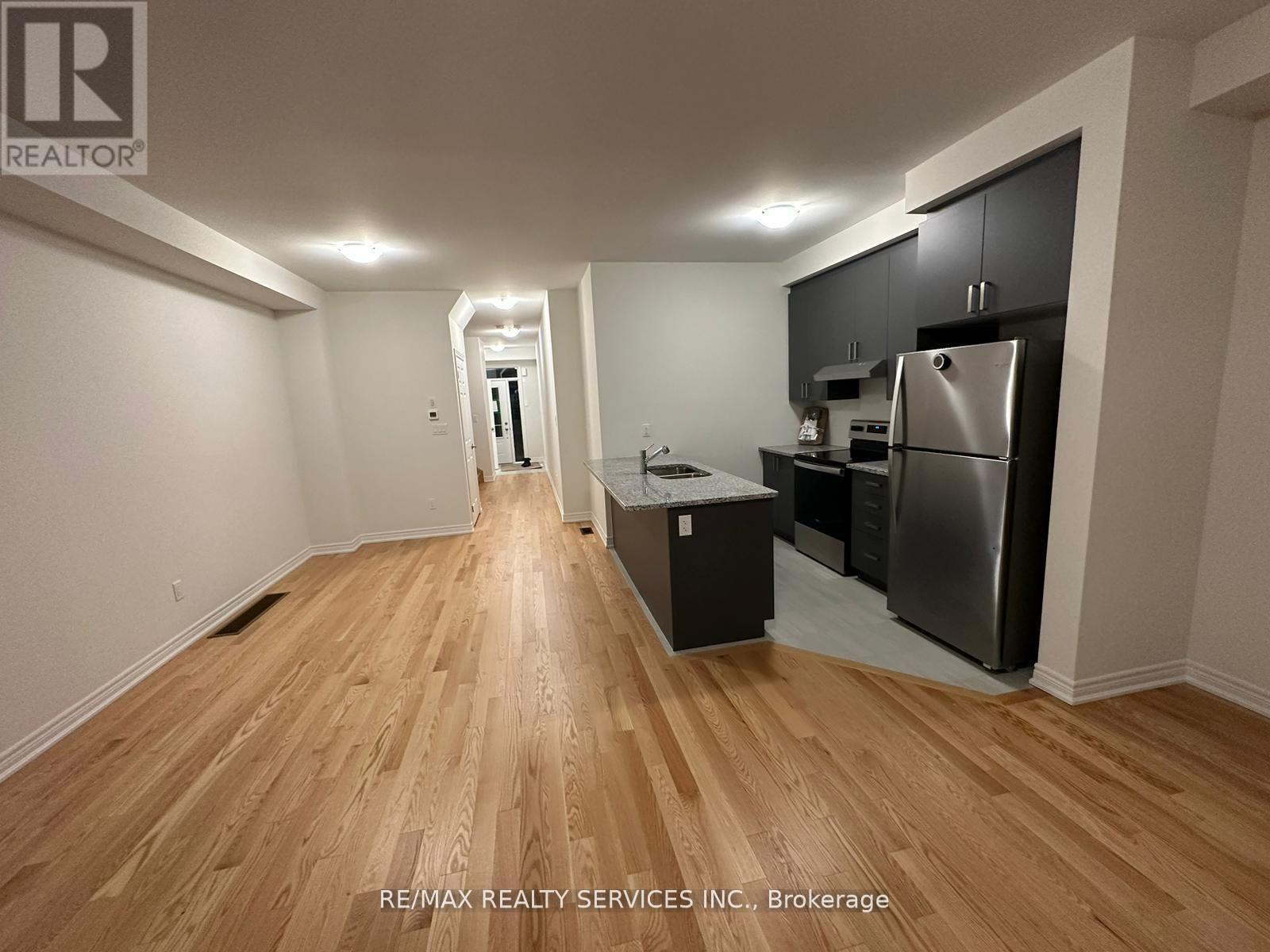 93 Air Dancer Crescent, Oshawa, ON - Indoor Photo Showing Kitchen