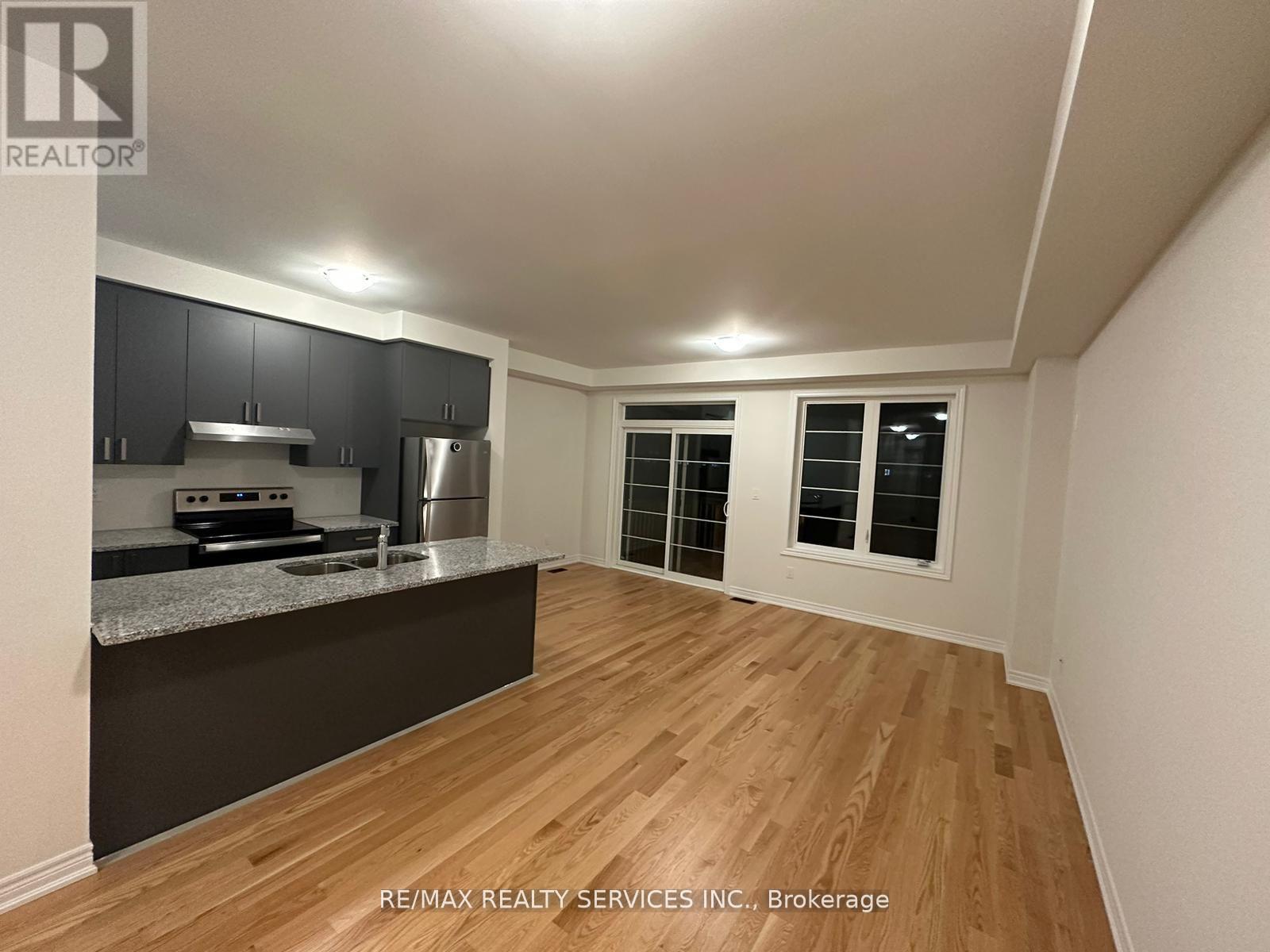 93 Air Dancer Crescent, Oshawa, ON - Indoor Photo Showing Kitchen With Double Sink
