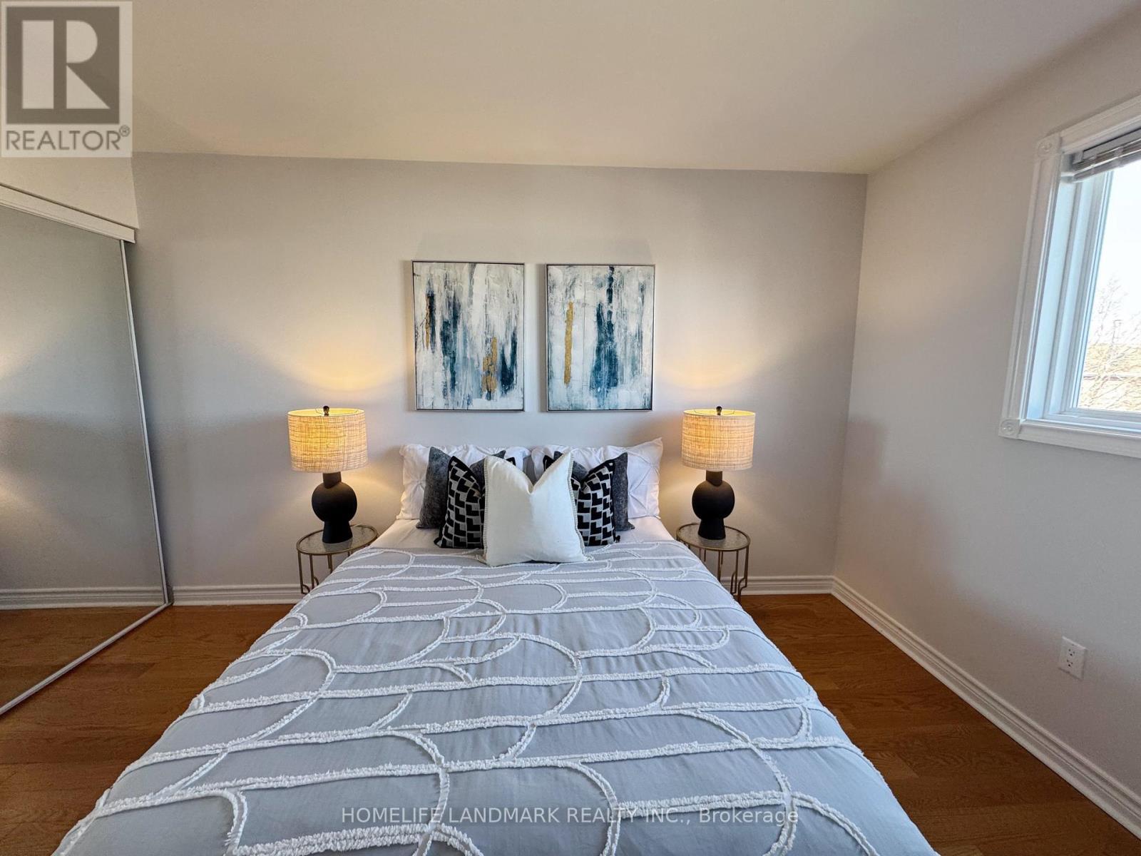 5159 Sunray Drive, Mississauga, ON - Indoor Photo Showing Bedroom